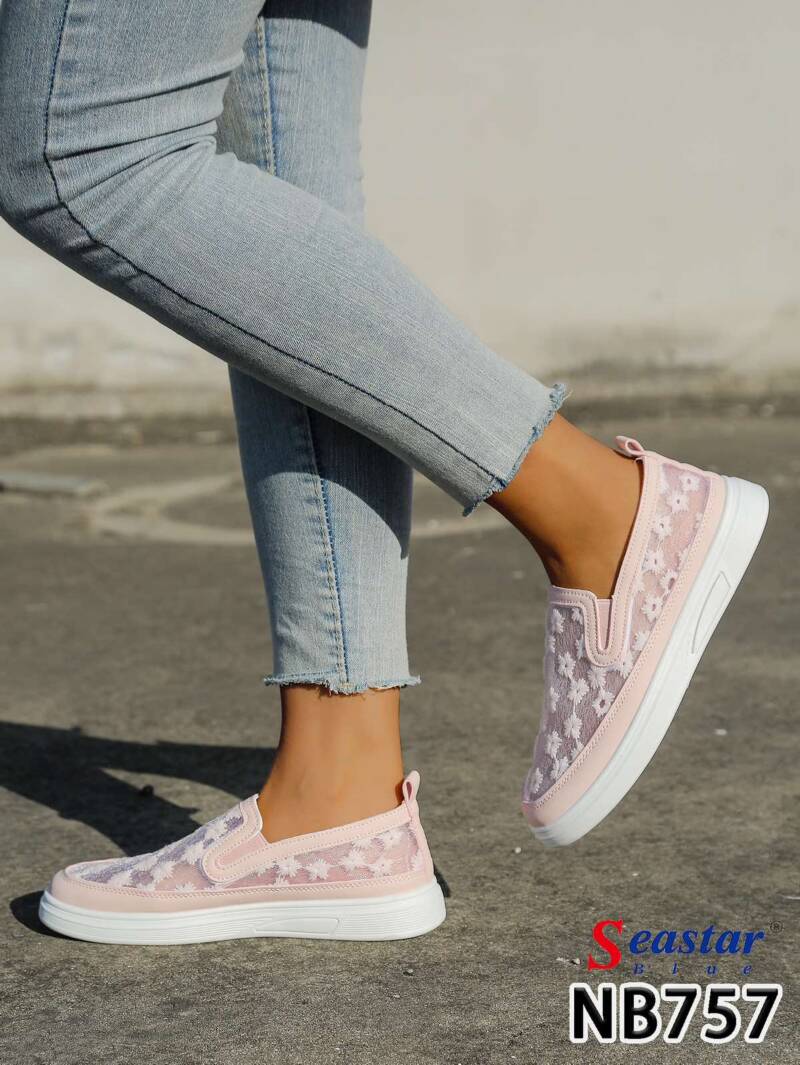 Balerinki / Espadryle damskie Roz 36-41 / 12 par